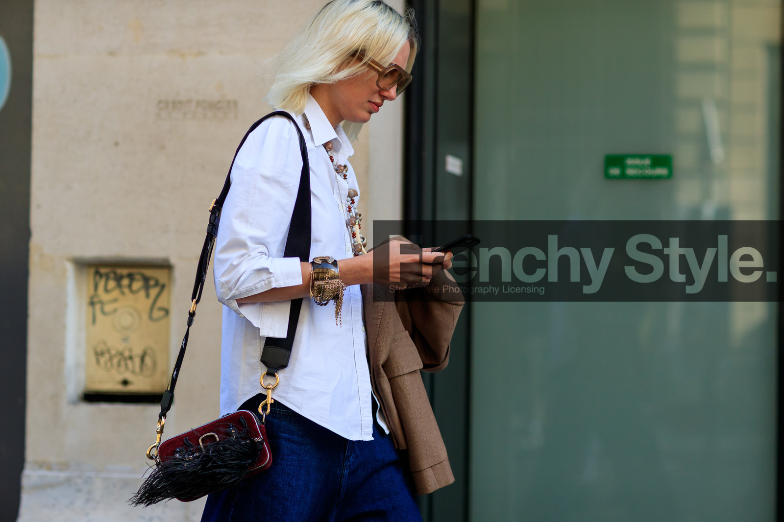 atmosphere details, blue denim, bracelet, denim pants, detail, embroidered bag, fashion week, feathers, frenchystyle, FW, graphic bag, horizontal, jeans, jonathan paciullo, leather bag, necklace, PARIS, PFW, printed bag, red bag, sequined bag, SPRING SUMMER 2018, SS 18, street style, trousers, white shirt