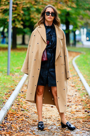 black leather dress, mini dress, button dress, belted dress, burgundy leather bag, bucket bag, crossbody bag, black sunglasses, black leather loafers, golden bracelet, ankle bracelet, camel coat, beige coat, openwork coat, studs coat, sarah lou falk, street style, jonathan paciullo, FW, frenchystyle, fashion week, MFW, MILAN, SPRING SUMMER 2021, SS 21, vertical, full length
