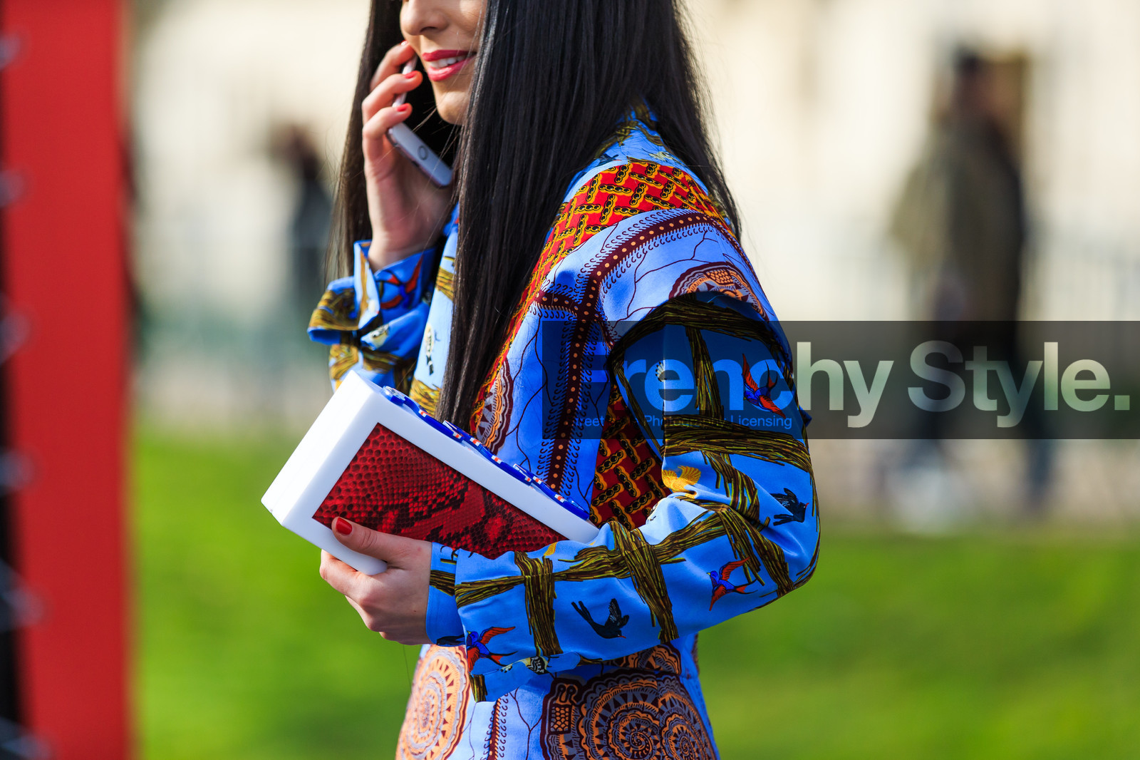 atmosphere details, AUTUMN WINTER 2016-2017, AW 16-17, blue shirt, detail, FALL WINTER 2016-2017, fashion week, frenchystyle, FW, FW 16-17, horizontal, jonathan paciullo, PARIS, PFW, printed shirt, street style