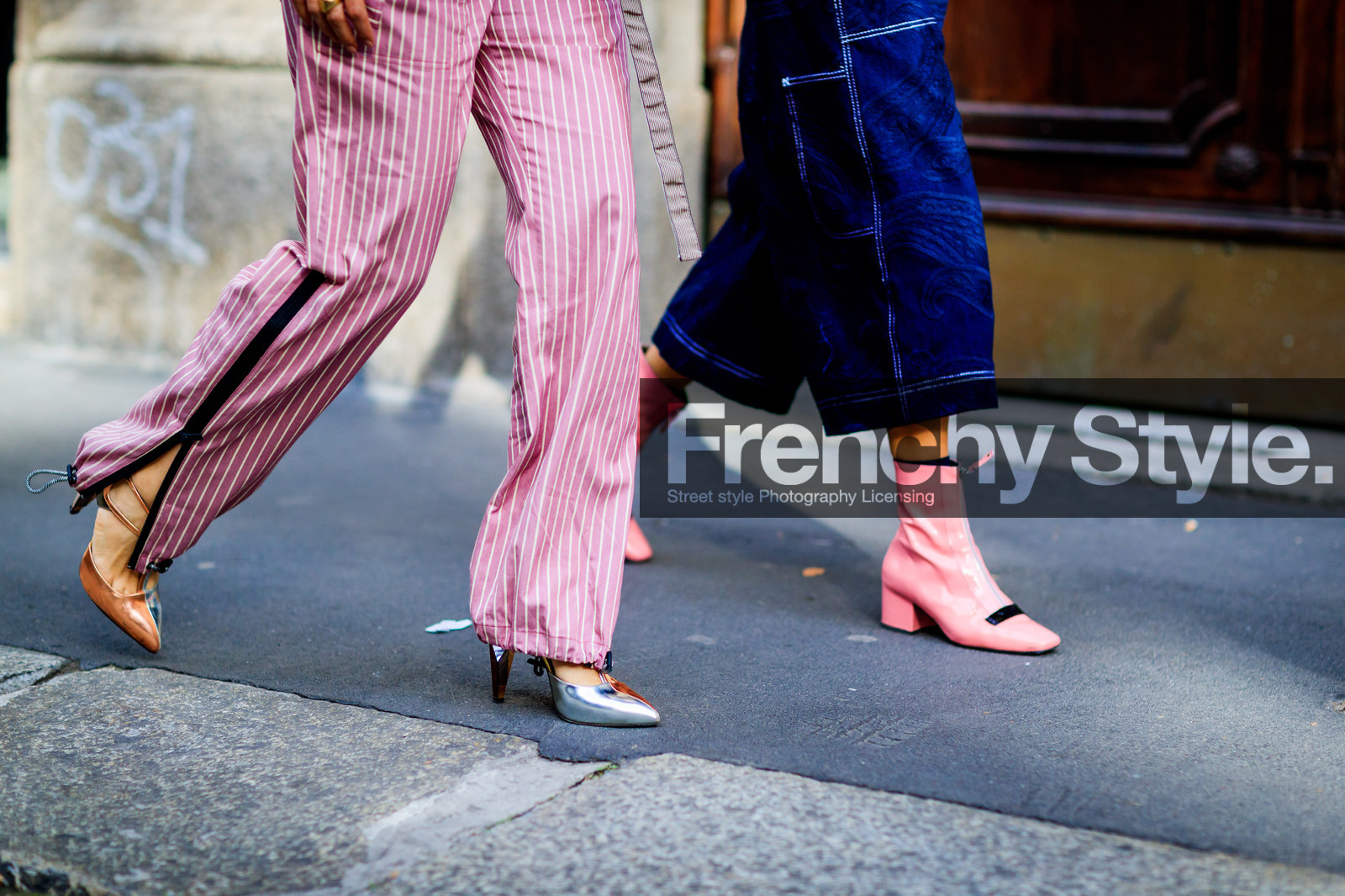 atmosphere details, AUTUMN WINTER 2017-2018, AW 17-18, blue denim, detail, FALL WINTER 2017-2018, fashion week, frenchystyle, FW, FW 17-18, geometric, glitter, golden shoes, graphic jumpsuit, high heels, horizontal, jeans, jonathan paciullo, leather shoes, MFW, MILAN, pink jumpsuit, printed jumpsuit, red jumpsuit, shiny shoes, street style, striped jumpsuit, stripes, trousers, zip