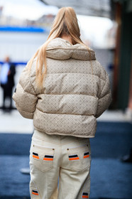 regina anikiy, white coat, white jeans, down jacket, back details, monogrammed coat, louis vuitton coat, louis vuitton pants, louis vuitton total look, white total look, PARIS, PFW, fashion week, frenchystyle, FW, jonathan paciullo, street style, SPRING SUMMER 2021, SS 21, vertical, atmosphere details, detail