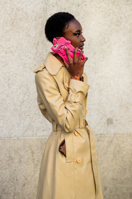 beige jacket, eyeliner, iphone, leather coat, model, short hair, trench coat, fashion week, frenchystyle, FW, jonathan paciullo, street style, PFW, PARIS, AUTUMN WINTER 2019-2020, AW 19-20, FALL WINTER 2019-2020, FW 19-20, vertical, atmosphere details, detail