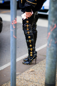 AUTUMN WINTER 2017-2018, AW 17-18, black boots, black pants, black shoes, detail, embroidered shoes, FALL WINTER 2017-2018, fashion week, frenchystyle, FW, FW 17-18, high boots, high heels, iphone, jonathan paciullo, leather pants, leather shoes, MFW, MILAN, street style, studs, Tiffany Hsu, varnished leather, vertical, vinyl
