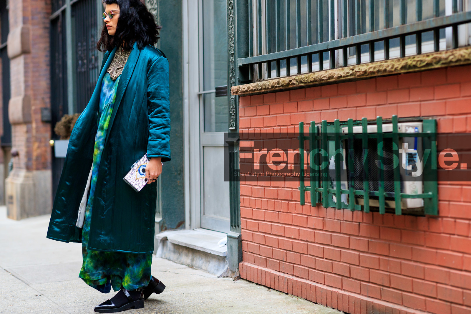 black shoes, blue coat, blue dress, glitter, graphic bag, graphic dress, green coat, green dress, leather bag, leather shoes, necklace, printed bag, printed dress, shiny bag, silver bag, sunglasses, tie & die, street style, jonathan paciullo, frenchystyle, NYFW, NEW YORK, AUTUMN WINTER 2019-2020, AW 19-20, FALL WINTER 2019-2020, FW 19-20, fashion week, FW, atmosphere details, horizontal, detail