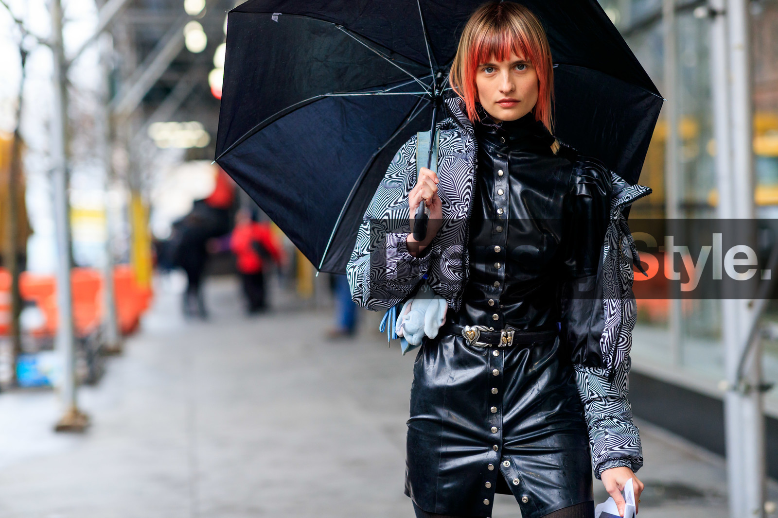 model, button dress, mini dress, black leather belt, black leather dress, black coat, white coat, geometrical printed coat, cowboy belt, down jacket, cropped coat, belted dress, fashion week, frenchystyle, FW, jonathan paciullo, street style, NYFW, NEW YORK, AUTUMN WINTER 2020-2021, FALL WINTER 2020-2021, FW 20-21, horizontal, atmosphere details, detail