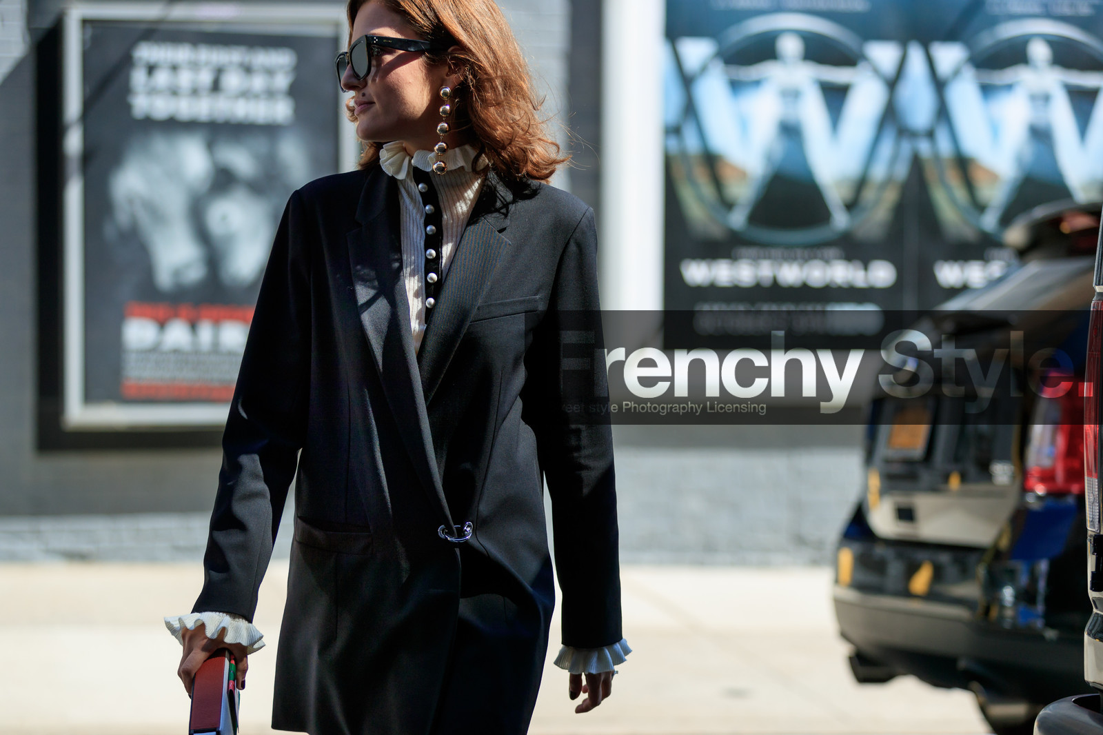 atmosphere details, beige knit, black dress, black jacket, blazer, céline, detail, earrings, eleonora carisi, ELEOR, fashion week, frenchystyle, FW, golden jewelry, horizontal, jonathan paciullo, NEW YORK, NYFW, oversize, pearls, SPRING SUMMER 2017, SS 17, street style, sunglasses, turtleneck sweater, woman