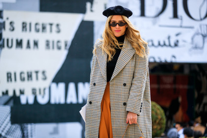 beige coat, beret, black hat, black sweater, checked, christian dior, graphic jacket, houndstooth pattern, orange skirt, plaid, printed jacket, sunglasses, fashion week, frenchystyle, FW, jonathan paciullo, street style, PFW, PARIS, AUTUMN WINTER 2018-2019, FALL WINTER 2018-2019, FW 18-19, horizontal, atmosphere details