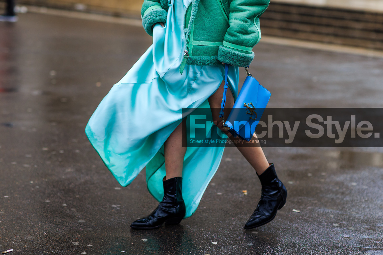 atmosphere details, AUTUMN WINTER 2016-2017, AW 16-17, black boots, blue bag, blue dress, detail, FALL WINTER 2016-2017, fashion week, frenchystyle, FW, FW 16-17, gilda ambrosio, green jacket, horizontal, jonathan paciullo, jw anderson, leather bag, leather boots, leather jacket, leather perfecto, long dress, mint, PARIS, PFW, shearling, street style, turquoise