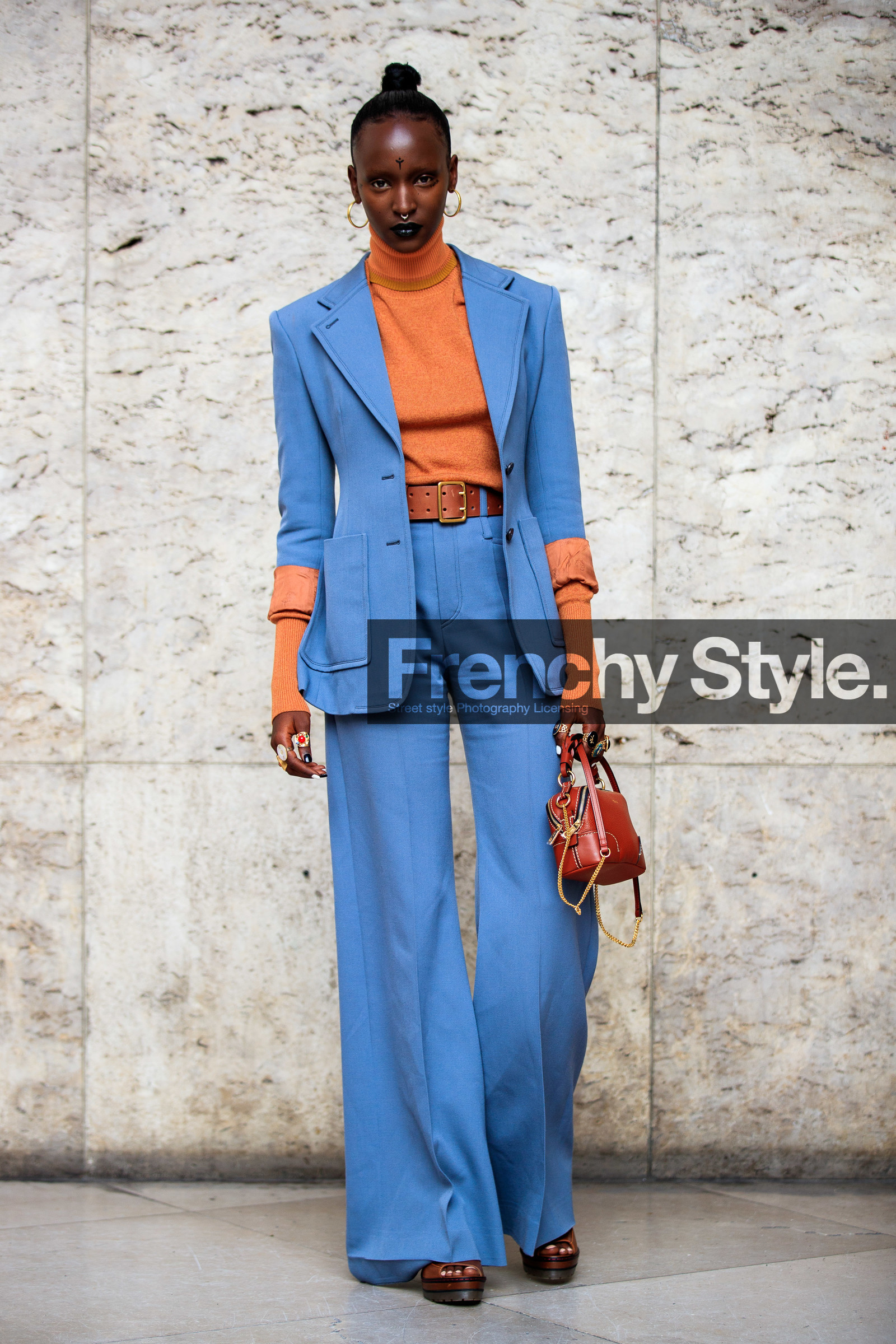 lous and the yakusa, light blue jacket, light blue pants, light blue suits, orange pullover, turtleneck pullover, camel leather bag, hand bag, chloe bag, chloe jacket, chloe look, chloe pants, chloe pullover, multi rings, stone ring, big ring, make up, make up details, nose piercing, fashion week, frenchystyle, FW, jonathan paciullo, street style, PFW, PARIS, SPRING SUMMER 2021, SS 21, vertical, full length