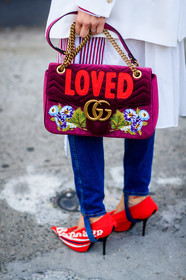atmosphere details, back detail, balenciaga, blue denim, denim pants, detail, fashion week, floral, flowers, frenchystyle, FW, gucci, high heels, jeans, jonathan paciullo, leather bag, leather shoes, NEW YORK, NYFW, printed bag, printed shoes, purple bag, red shoes, SPRING SUMMER 2018, SS 18, street style, trousers, velvet, vertical