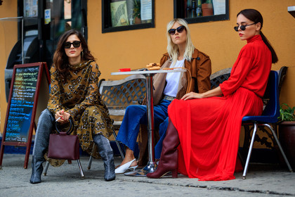 atmosphere details, beige bag, blue denim, bordeaux, brown dress, brown jacket, burgundy, chanel, denim pants, detail, eleonora carisi, embroidered dress, evangelie smyrniotaki, fashion week, frenchystyle, FW, graphic dress, high heels, horizontal, jeans, jonathan paciullo, leather bag, leather shoes, linda tol, loewe, NEW YORK, NYFW, pleated dress, poncho, printed dress, red bag, red boots, red dress, silver shoes, SPRING SUMMER 2018, SS 18, street style, sunglasses, trousers, white belt, white shoes, white t shirt