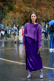 eva chen, purple pullover, purple skirt, purple leather boots, animal skin boots, high boots, silk skirt, long skirt, split skirt, knot details, knotted pullover, knoted skirt, drape skirt, PARIS, PFW, SPRING SUMMER 2020, SS 20, fashion week, frenchystyle, FW, jonathan paciullo, street style, vertical, full length