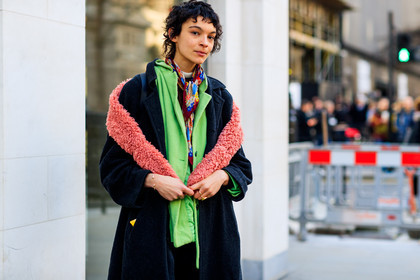 black coat, fur scarf, green jacket, pink scarf, printed scarf, fashion week, frenchystyle, FW, jonathan paciullo, street style, LFW, LONDON, AUTUMN WINTER 2018-2019, AW 18-19, FALL WINTER 2018-2019, FW 18-19, horizontal, atmosphere details, detail, model