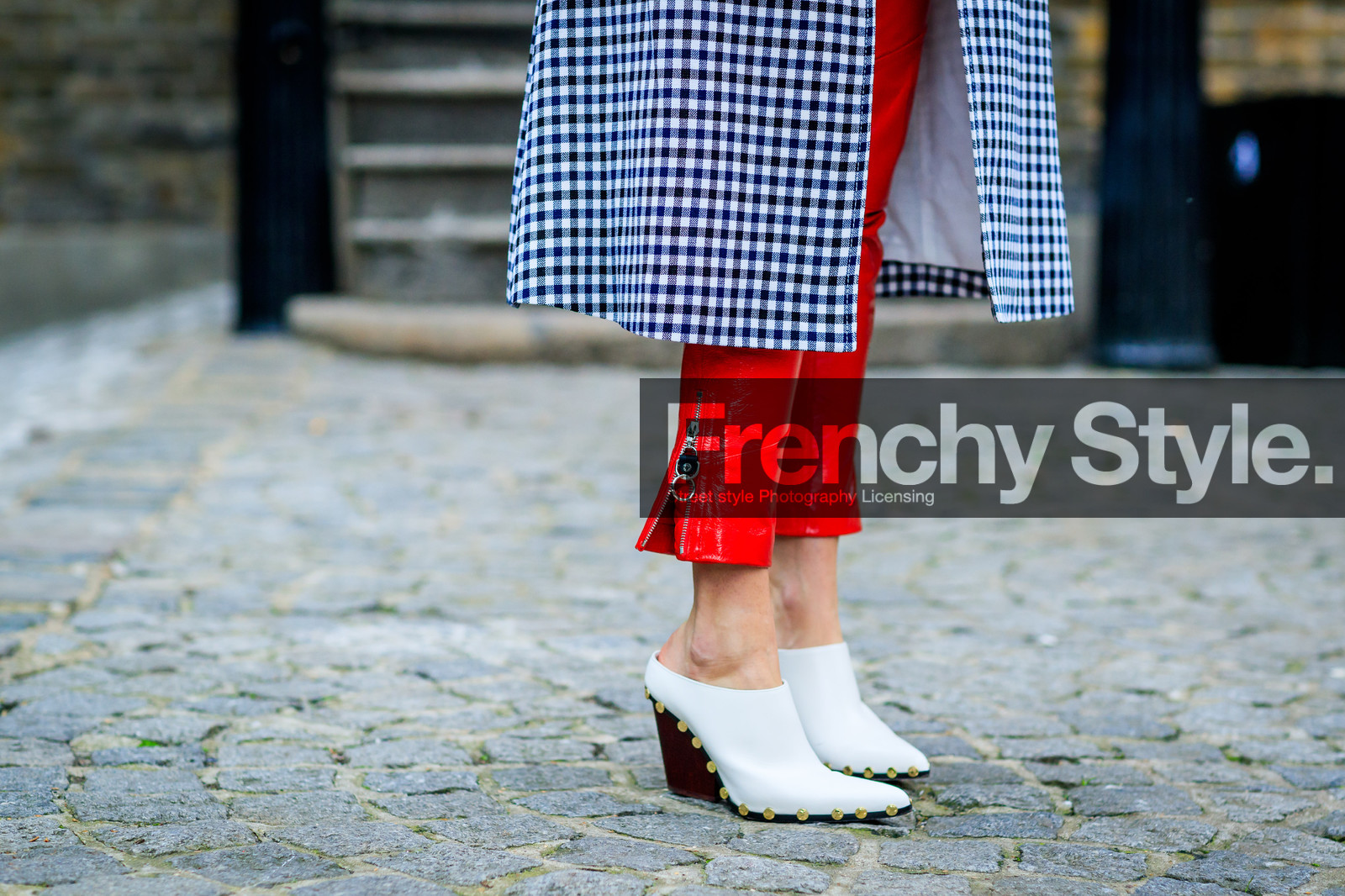 atmosphere details, AUTUMN WINTER 2017-2018, AW 17-18, checked coat, detail, FALL WINTER 2017-2018, fashion week, frenchystyle, FW, FW 17-18, gingham, high heels, horizontal, jonathan paciullo, leather pants, leather shoes, LFW, LONDON, plaid, red pants, roberta benteler, street style, studs, trousers, vinyl, white shoes