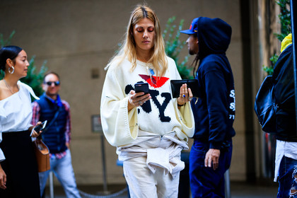 atmosphere details, black bag, detail, fashion week, frenchystyle, FW, grace hartzel, horizontal, jonathan paciullo, leather bag, natalie hartley, NEW YORK, NYFW, printed sweater, SPRING SUMMER 2018, SS 18, street style, trousers, white pants, white sweater