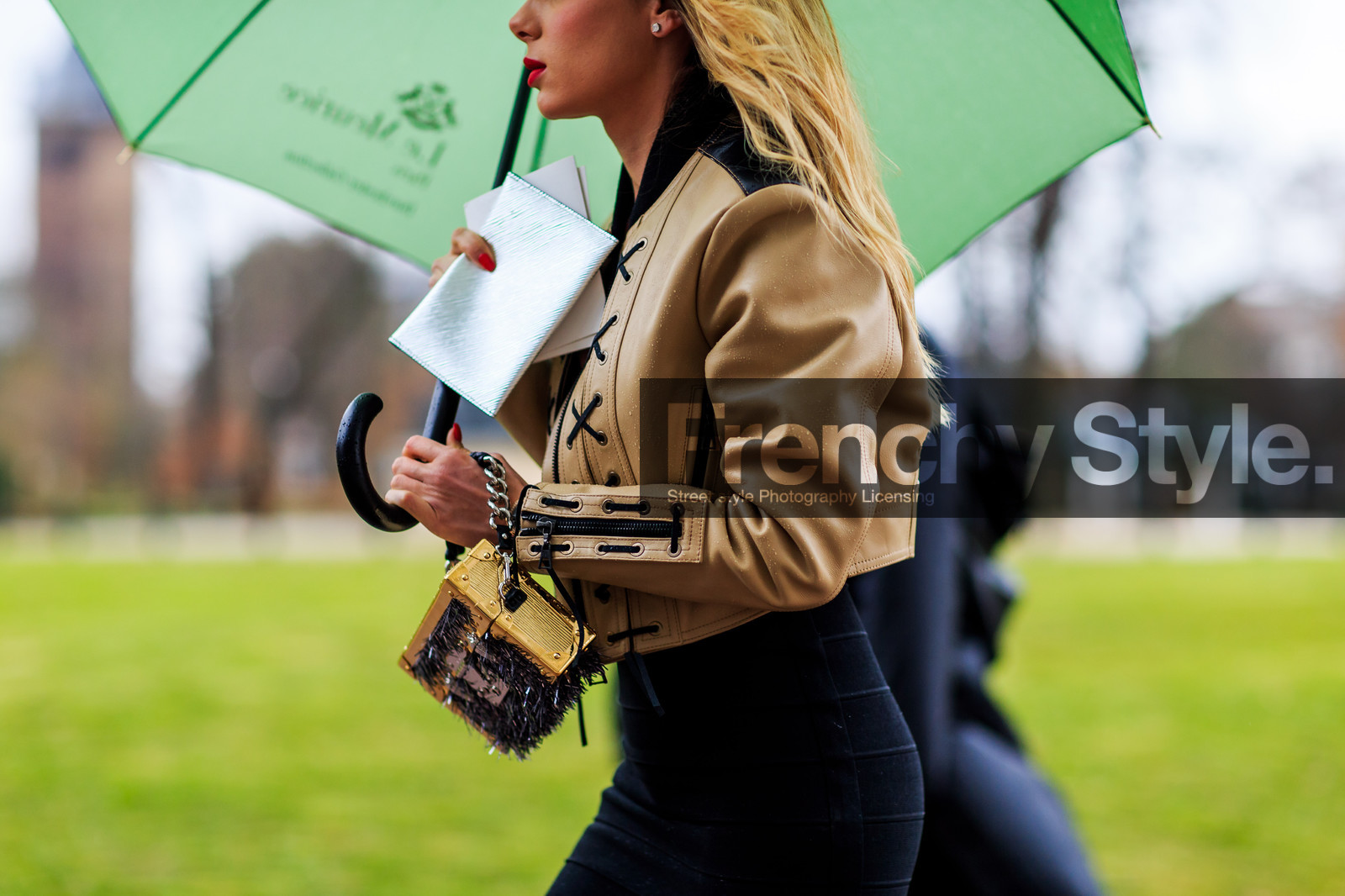 atmosphere details, AUTUMN WINTER 2016-2017, AW 16-17, beige jacket, black dress, detail, embroidered bag, FALL WINTER 2016-2017, fashion week, frenchystyle, FW, FW 16-17, horizontal, jonathan paciullo, leather jacket, louis vuitton, PARIS, PFW, sequined bag, shiny bag, street style, umbrella