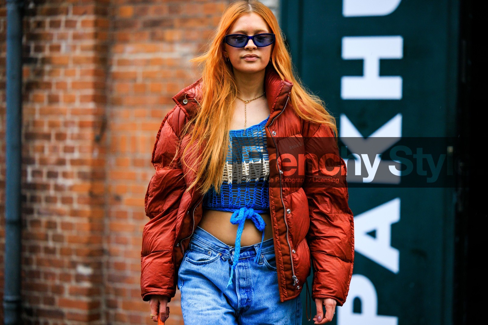 orange hair, dyed hair, blue sunglasses, red jacket, winter jacket, cropped jacket, blue jumper, knitted jumper, cropped jumper, knitwear, blue jeans, low rise jeans, fashion week, frenchystyle, FW, jonathan paciullo, street style, CPH, COPENHAGEN, AUTUMN WINTER 2022-2023, FALL WINTER 2022-2023, FW 22-23, horizontal, atmosphere details