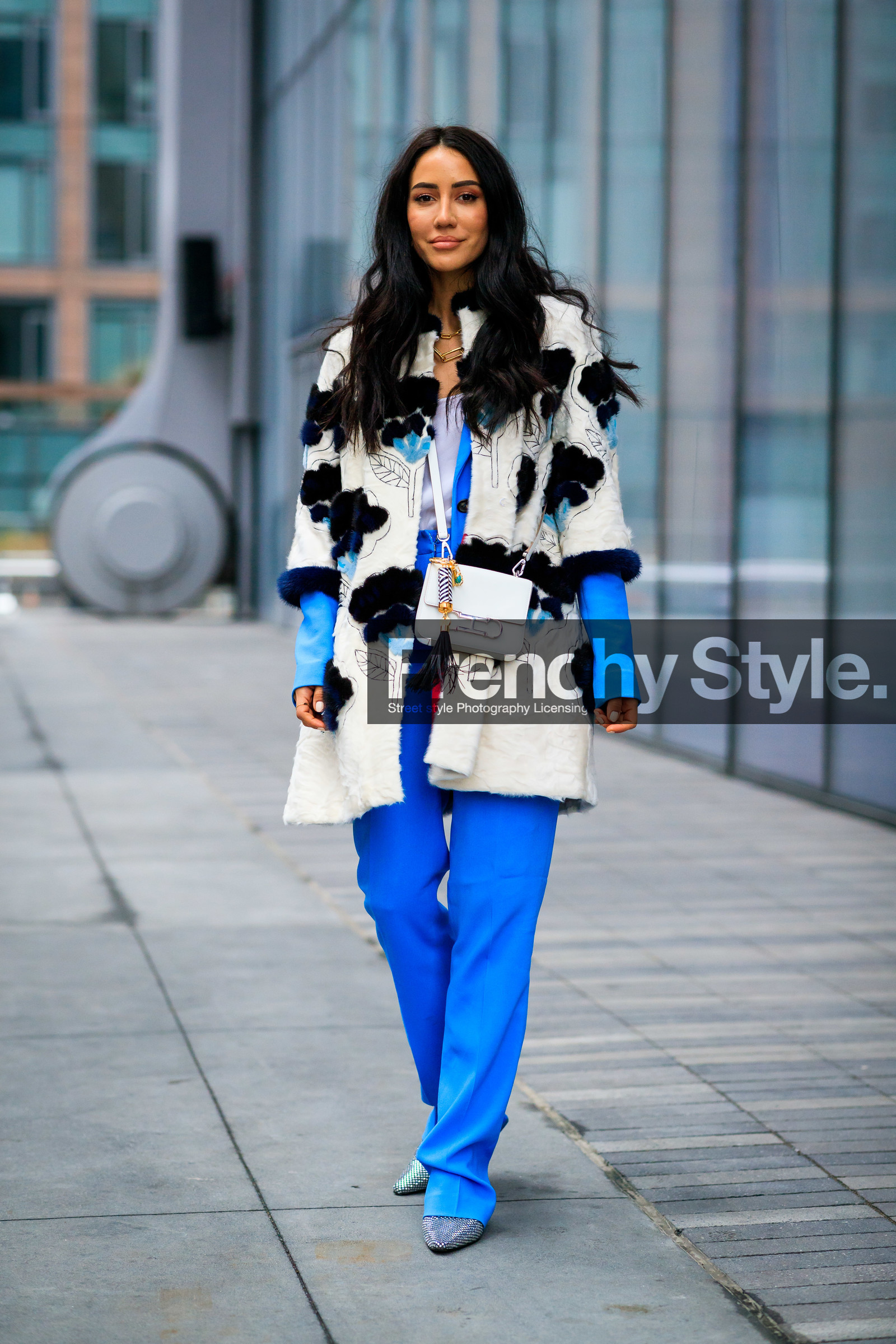 tamara kalinic, carolina herrera bag, white coat, white leather bag, white t-shirt, blue jacket, blue pants, short sleeves coat, embroidered coat, floral embroidered coat, crossbody bag, big chain necklace, golden necklace, fashion week, frenchystyle, FW, jonathan paciullo, street style, NYFW, NEW YORK, AUTUMN WINTER 2020-2021, FALL WINTER 2020-2021, FW 20-21, vertical, full length
