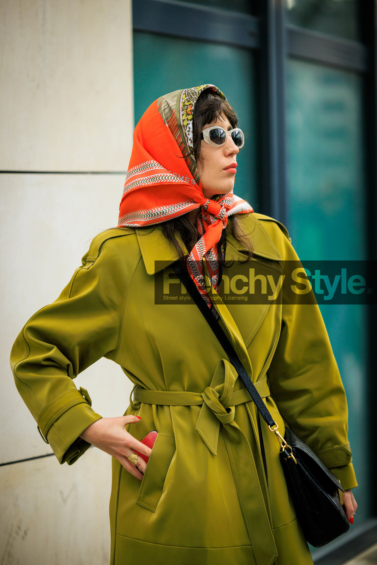 printed scarf, head scarf, black sunglasses, green trench, red nails, pink lips, details, street style, jonathan paciullo, FW, frenchystyle, fashion week, AUTUMN WINTER 2022-2023, FALL WINTER 2022_2023, FW 22-23, PFW, PARIS, vertical, detail