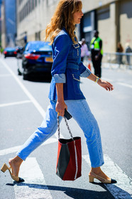 beige shoes, belted jacket, blue denim, chanel, denim jacket, denim pants, ece sukan, fashion week, frenchystyle, full length, FW, graphic bag, high heels, jeans, jonathan paciullo, leather bag, leather shoes, NEW YORK, NYFW, printed bag, red bag, SPRING SUMMER 2018, SS 18, street style, striped bag, studs, trousers, vertical