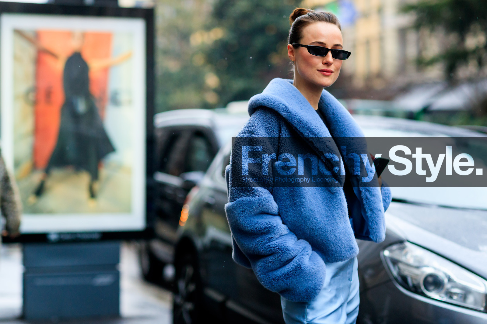 blue fur coat, blue jacket, blue pants, fur jacket, leather bag, red bag, sunglasses, trousers, fashion week, frenchystyle, FW, jonathan paciullo, street style, MFW, MILAN, AUTUMN WINTER 2018-2019, FALL WINTER 2018-2019, FW 18-19, horizontal, atmosphere details, lena lademann