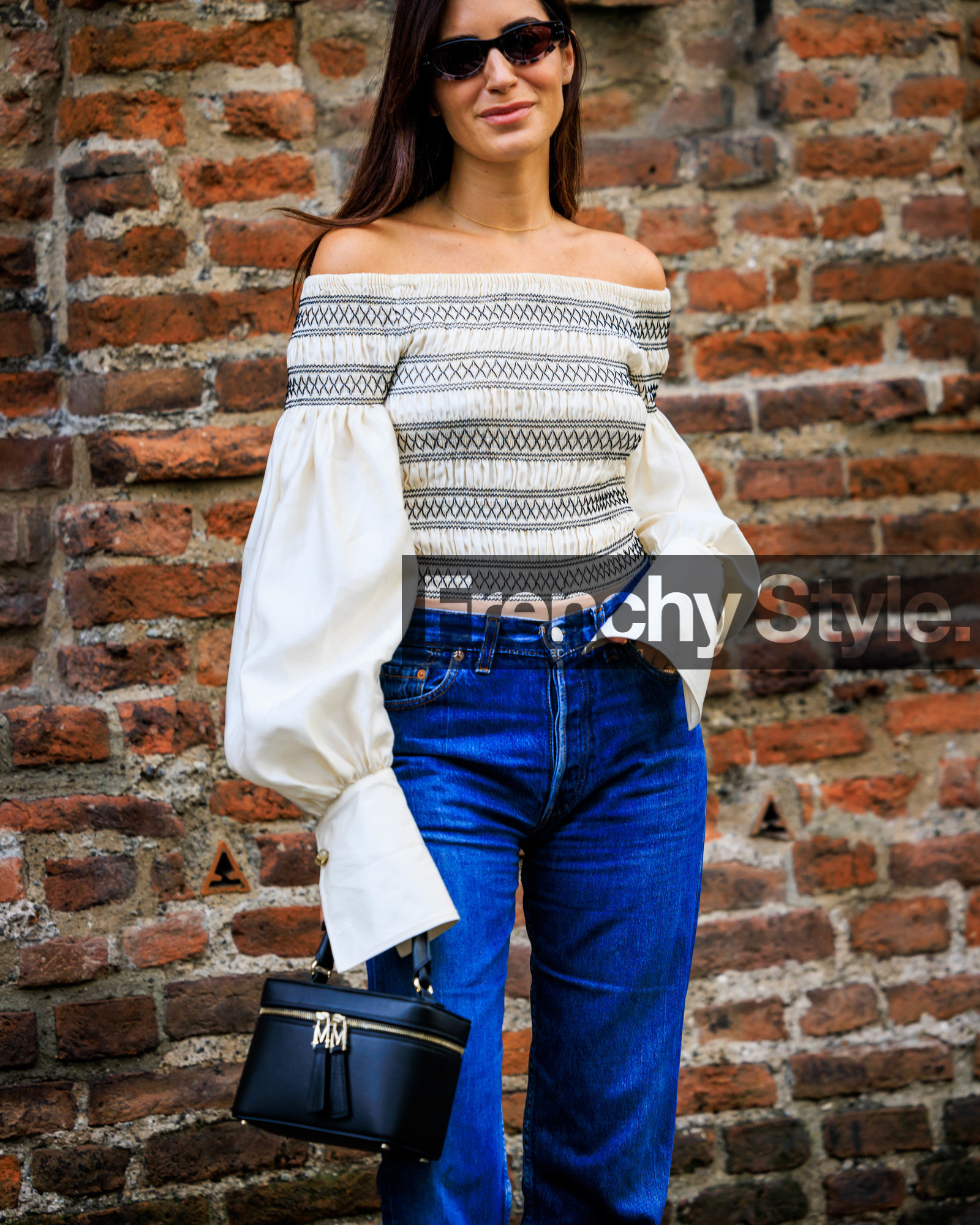 fashion week, frenchystyle, street style, jonathan paciullo, FW, MFW, MILAN, SPRING SUMMER 2024, SS 24, vertical, atmosphere details, detail