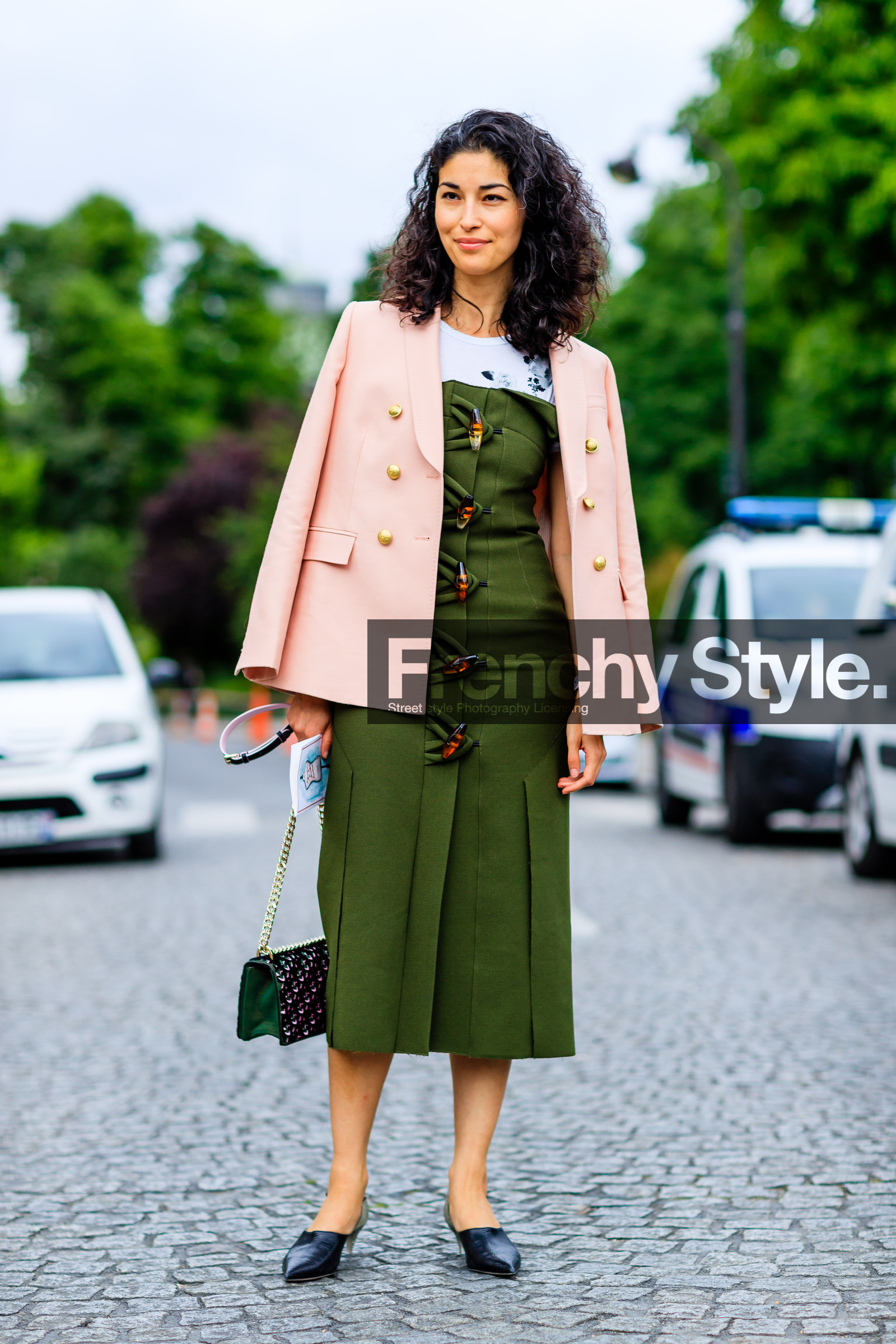 AUTUMN WINTER 2016-2017, AW 16-17, black bag, black mules, blazer, bustier dress, caroline issa, FALL WINTER 2016-2017, fashion week, frenchystyle, full length, FW, FW 16-17, green dress, HAUTE COUTURE, high heels, jonathan paciullo, leather bag, leather shoes, MENSWEAR, over the shoulder, PARIS, PFW, pink jacket, street style, vertical, white t shirt