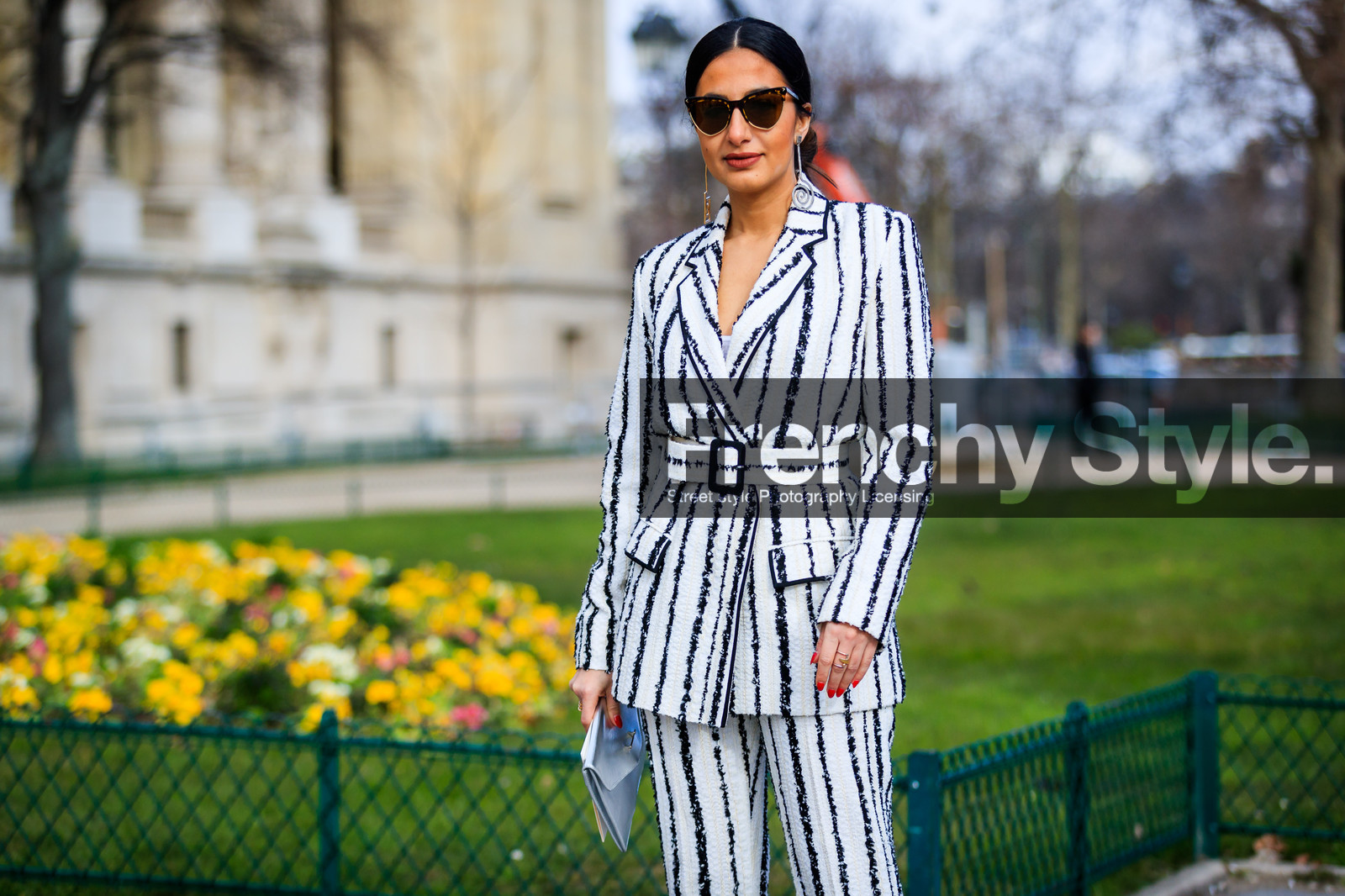 blazer, earrings, graphic jacket, graphic pants, graphic suit, printed jacket, printed pants, printed suit, striped jacket, striped pants, striped suit, sunglasses, trousers, white jacket, white pants, white suit, street style, jonathan paciullo, FW, frenchystyle, fashion week, PFW, PARIS, AUTUMN WINTER 2018-2019, FALL WINTER 2018-2019, FW 18-19, horizontal, atmosphere details, nausheen shah
