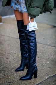high boots, high heels boots, black leather boots, white leather bag, mini bag, jacquemus bag, hand bag, fashion week, frenchystyle, FW, jonathan paciullo, street style, AUTUMN WINTER 2020-2021, FALL WINTER 2020-2021, FW 20-21, vertical, atmosphere details, detail, NYFW, NEW YORK