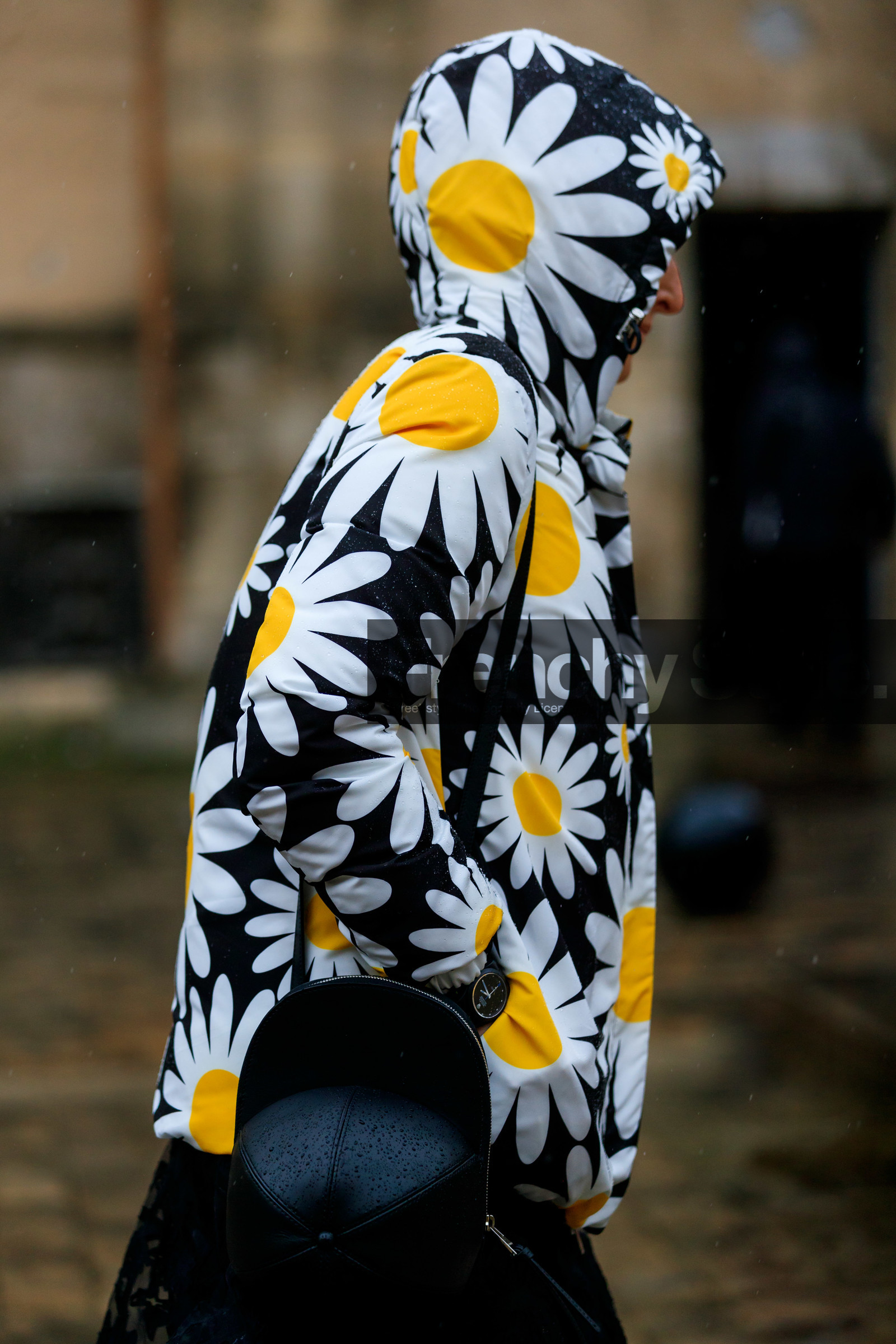 sarah lerfel, black coat, black leather bag, white coat, yellow coat, floral printed coat, round shape bag, shoulder bag, j w anderson bag, rolex watch, black watch, back details, bag detail, fashion week, frenchystyle, FW, jonathan paciullo, street style, PFW, PARIS, vertical, atmosphere details, detail