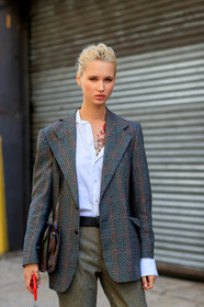atmosphere details, blazer, brown bag, brown pants, checked jacket, detail, fashion week, frenchystyle, FW, grey jacket, jonathan paciullo, leather bag, model, NEW YORK, NYFW, SPRING SUMMER 2018, SS 18, street style, trousers, vertical, white shirt
