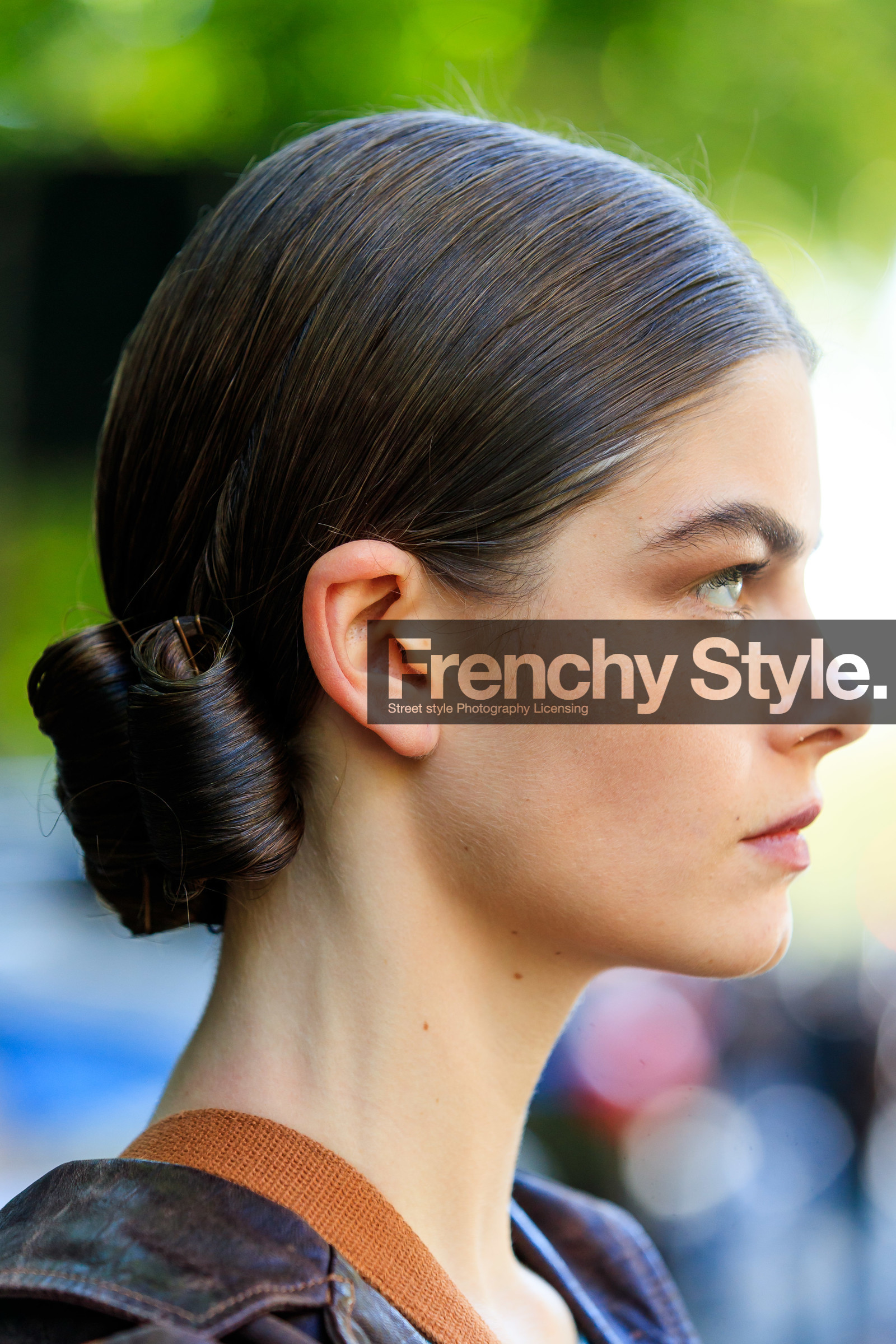 close up detail, hair details, close up detail, hair details, make up, make up details, fashion week, frenchystyle, FW, jonathan paciullo, street style, MFW, MILAN, SPRING SUMMER 2021, SS 21, vertical, detail, model
