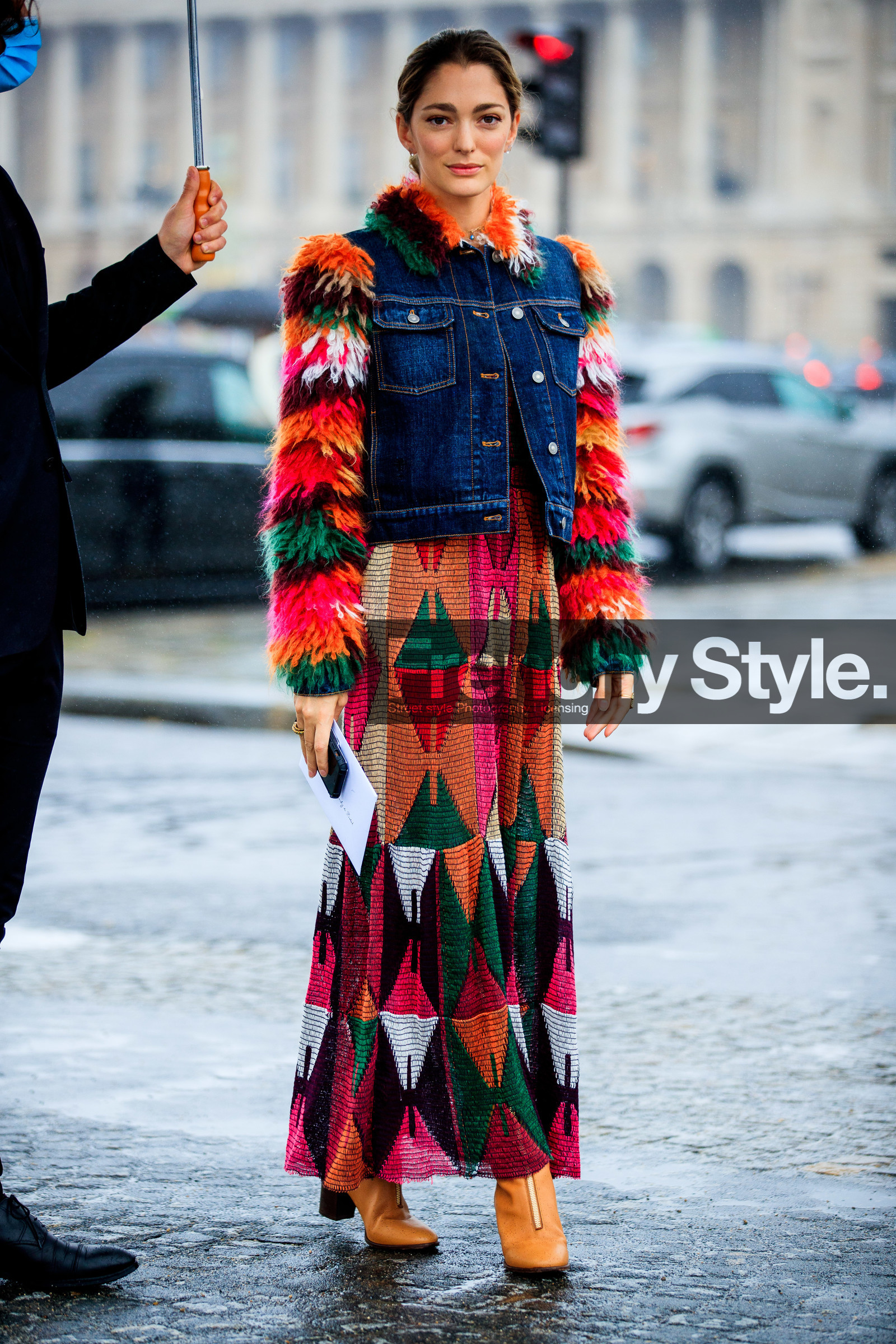 sofia sanchez de betak, sofia sanchez barrenechea, blue jacket, multicolor jacket, multicolor skirt, sleeveless jacket, denim jacket, knit jacket, knitwear, knit skirt, long skirt, geometrical printed shirt, striped jacket, fringe jacket, embroidered skirt, red jacket, red skirt, green jacket, green skirt, pink skirt, pink jacket, orange skirt, orange jacket, fashion week, frenchystyle, FW, jonathan paciullo, street style, PFW, PARIS, SPRING SUMMER 2021, SS 21, vertical, full length