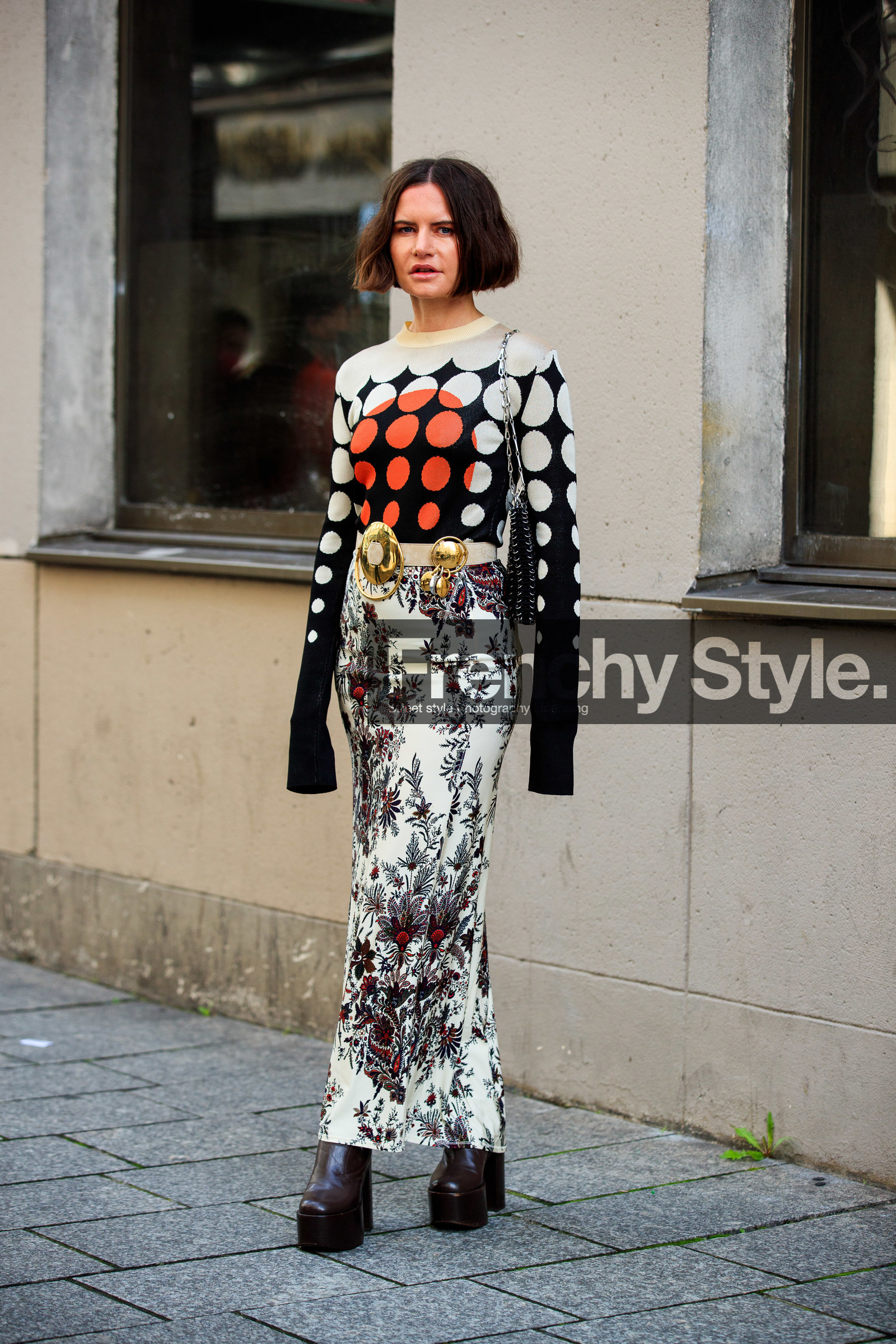 marta cygan, black pullover, white pullover, orange pullover, polka dots pullover, jacquard pullover, white skirt, floral printed skirt, long skirt, belted skirt, fur belt, white belt, big buckle belt, golden buckle belt, silvered buckle belt, wedge boots, brown leather boots, red skirt, paco rabanne skirt, paco rabanne pullover, paco rabanne look, PARIS, PFW, fashion week, frenchystyle, FW, jonathan paciullo, street style, SPRING SUMMER 2021, SS 21, vertical, full length