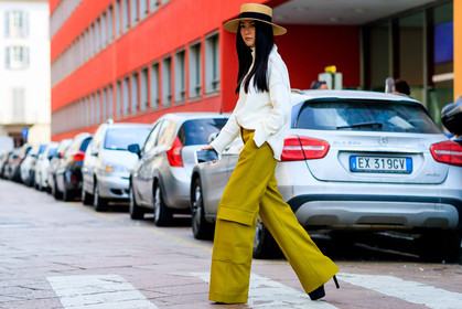 atmosphere details, AUTUMN WINTER 2017-2018, AW 17-18, FALL WINTER 2017-2018, fashion week, frenchystyle, full length, FW, FW 17-18, green pants, horizontal, jonathan paciullo, long hair, MFW, MILAN, straw hat, street style, trousers, tucked in, white knit, yellow pants, yoyo cao