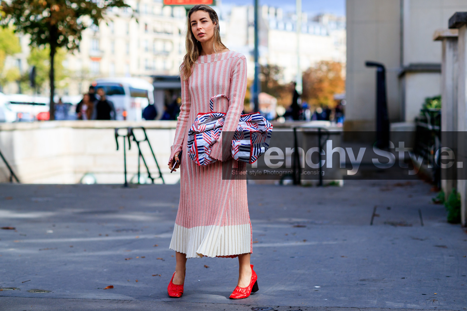 atmosphere details, fashion week, frenchystyle, full length, FW, graphic bag, graphic dress, high heels, horizontal, jonathan paciullo, knit dress, leather bag, leather shoes, PARIS, PFW, pink dress, printed bag, printed dress, red shoes, SPRING SUMMER 2018, SS 18, street style, striped bag, striped dress, irina lakicevic