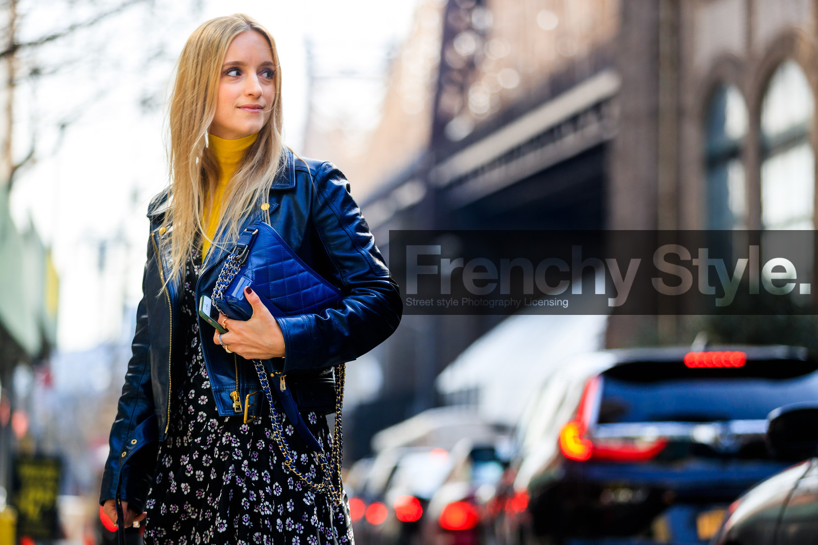 black bag, black dress, black jacket, black perfecto, blue bag, graphic dress, leather bag, leather jacket, leather perfecto, printed dress, yellow sweater, street style, jonathan paciullo, FW, frenchystyle, fashion week, NYFW, NEW YORK, AUTUMN WINTER 2018-2019, AW 18-19, FALL WINTER 2018-2019, FW 18-19, atmosphere details, horizontal, detail, Charlotte Groeneveld