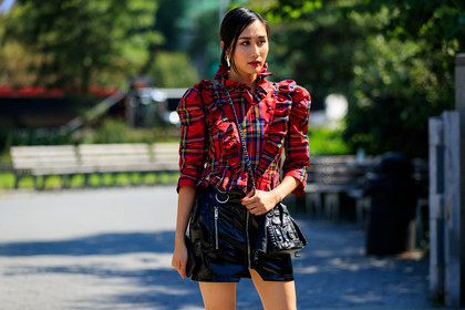 black bag, black skirt, checked, leather bag, leather skirt, moschino, plaid, red shirt, ruffles, tartan, fashion week, frenchystyle, FW, jonathan paciullo, street style, NYFW, NEW YORK, SPRING SUMMER 2019, SS 19, atmosphere details, horizontal, detail