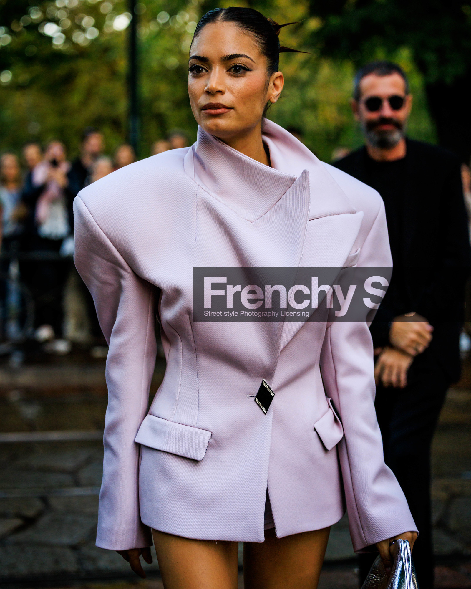 MILAN, MFW, frenchystyle, fashion week, FW, jonathan paciullo, street style, SPRING SUMMER 2024, SS 24, vertical, atmosphere details, detail
