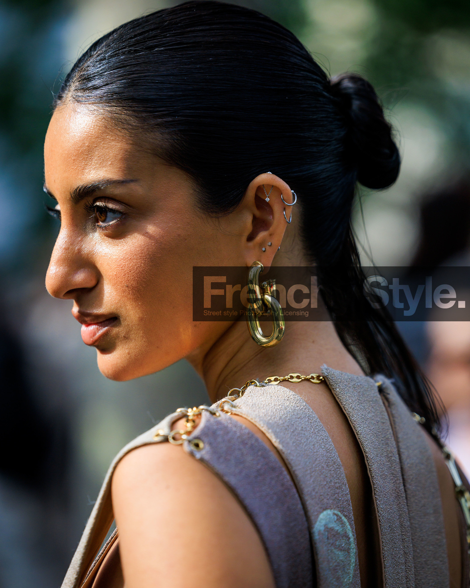 fashion week, frenchystyle, FW, jonathan paciullo, street style, PARIS, PFW, SPRING SUMMER 2024, SS 24, vertical, atmosphere details, detail