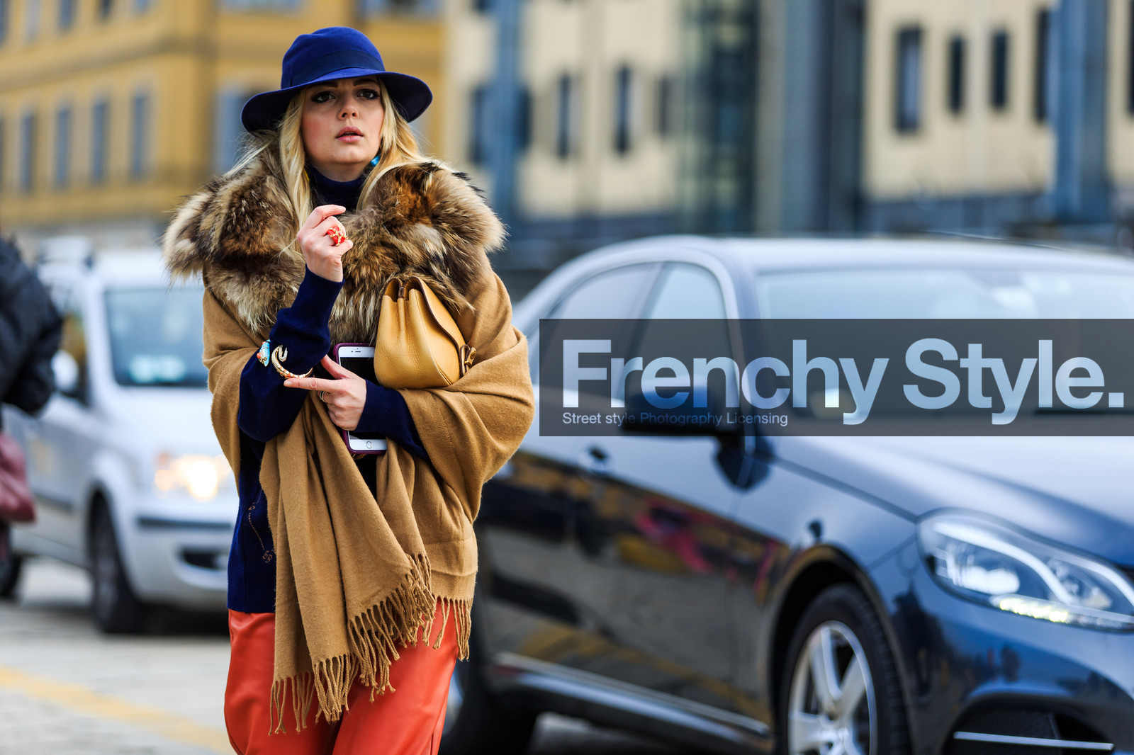 atmosphere details, AUTUMN WINTER 2016-2017, AW 16-17, beige bag, beige coat, blue hat, brown fur, detail, FALL WINTER 2016-2017, fashion week, fedora, frenchystyle, fringes, fur collar, fur scarf, FW, FW 16-17, horizontal, jonathan paciullo, leather bag, LFW, LONDON, MENSWEAR, natural fur, street style