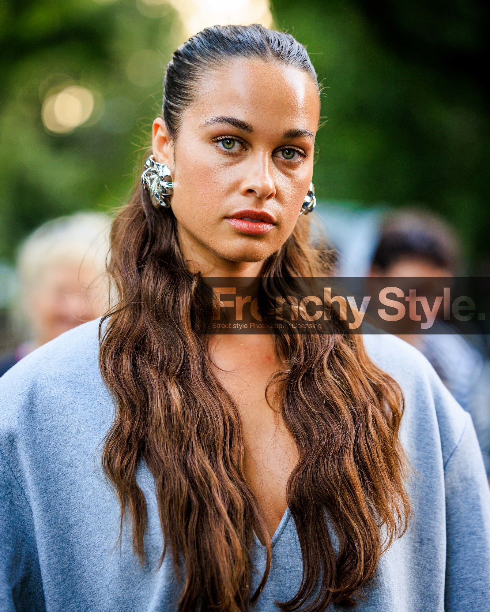 MILAN, MFW, frenchystyle, fashion week, FW, jonathan paciullo, street style, SPRING SUMMER 2024, SS 24, vertical, atmosphere details, detail