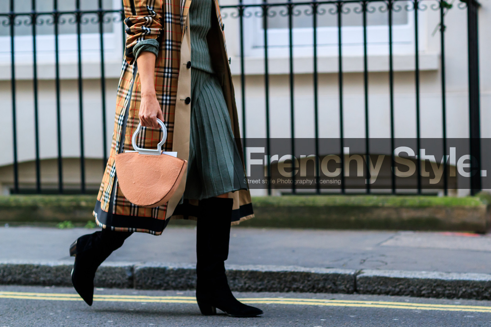 beige coat, black shoes, checked, graphic jacket, green skirt, green sweater, high boots, high heels, leather bag, leather shoes, pink bag, plaid, pleated skirt, pleats, printed jacket, tartan, trench coat, fashion week, frenchystyle, FW, jonathan paciullo, street style, LFW, LONDON, AUTUMN WINTER 2018-2019, AW 18-19, FALL WINTER 2018-2019, FW 18-19, horizontal, atmosphere details, detail, julia haghjoo