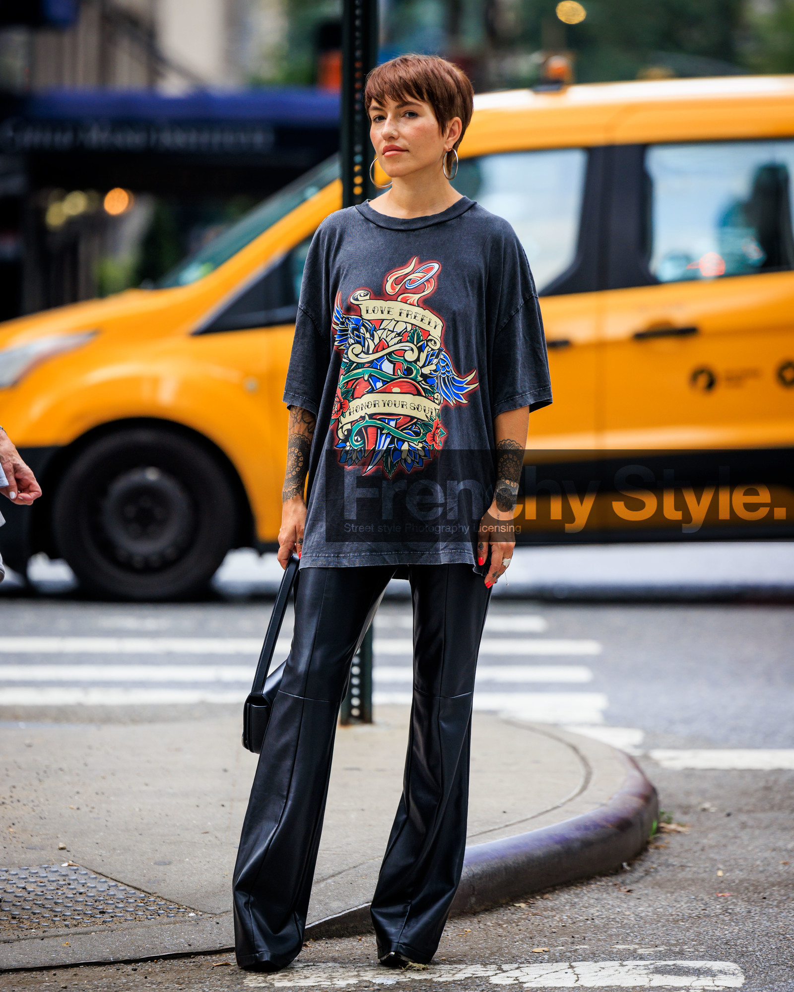 jonathan paciullo, FW, frenchystyle, fashion week, street style, vertical, detail, atmosphere details, NYFW, NEW YORK, SPRING SUMMER 2024, SS 24