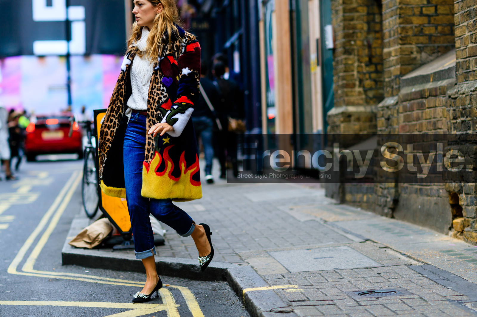animal print, atmosphere details, black shoes, blue denim, denim pants, detail, fashion week, frenchystyle, fur coat, fur jacket, FW, horizontal, jeans, jonathan paciullo, leather bag, leather shoes, leopard print, LFW, LONDON, multicolor jacket, printed coat, printed jacket, sofia sanchez de betak, SPRING SUMMER 2017, SS 17, stars, street style, sunglasses, trousers, turtleneck sweater, white bag, white knit, white sweater, woman