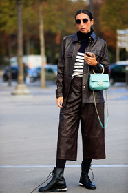 gabriella berdugo, aviator sunglasses, metalic frame sunglasses, paul and joe sunglasses, brown leather jacket, brown leather pants, brown leather bermuda shorts, brown leather shirt, navy blue pullover, turtleneck pullover, striped pullover, light green leather bag, square shape bag, hand bag, quilted bag, cropped pants, flare pants, black leather boots, flat boots, laced boots, animal skin boots, pearl detail, pearl heels, snake skin boots, chanel bag, chanel jacket, chanel pants, chanel shorts, chanel total look, chanel boots, PARIS, PFW, fashion week, frenchystyle, FW, jonathan paciullo, street style, SPRING SUMMER 2021, SS 21, vertical, full length