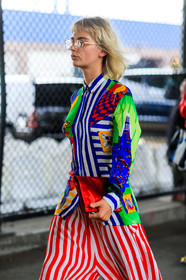 atmosphere details, blue dress, detail, fashion week, frenchystyle, FW, geometric, graphic dress, jonathan paciullo, leather bag, multicolor dress, NEW YORK, NYFW, printed dress, red bag, red dress, SPRING SUMMER 2018, SS 18, street style, striped dress, stripes, vertical