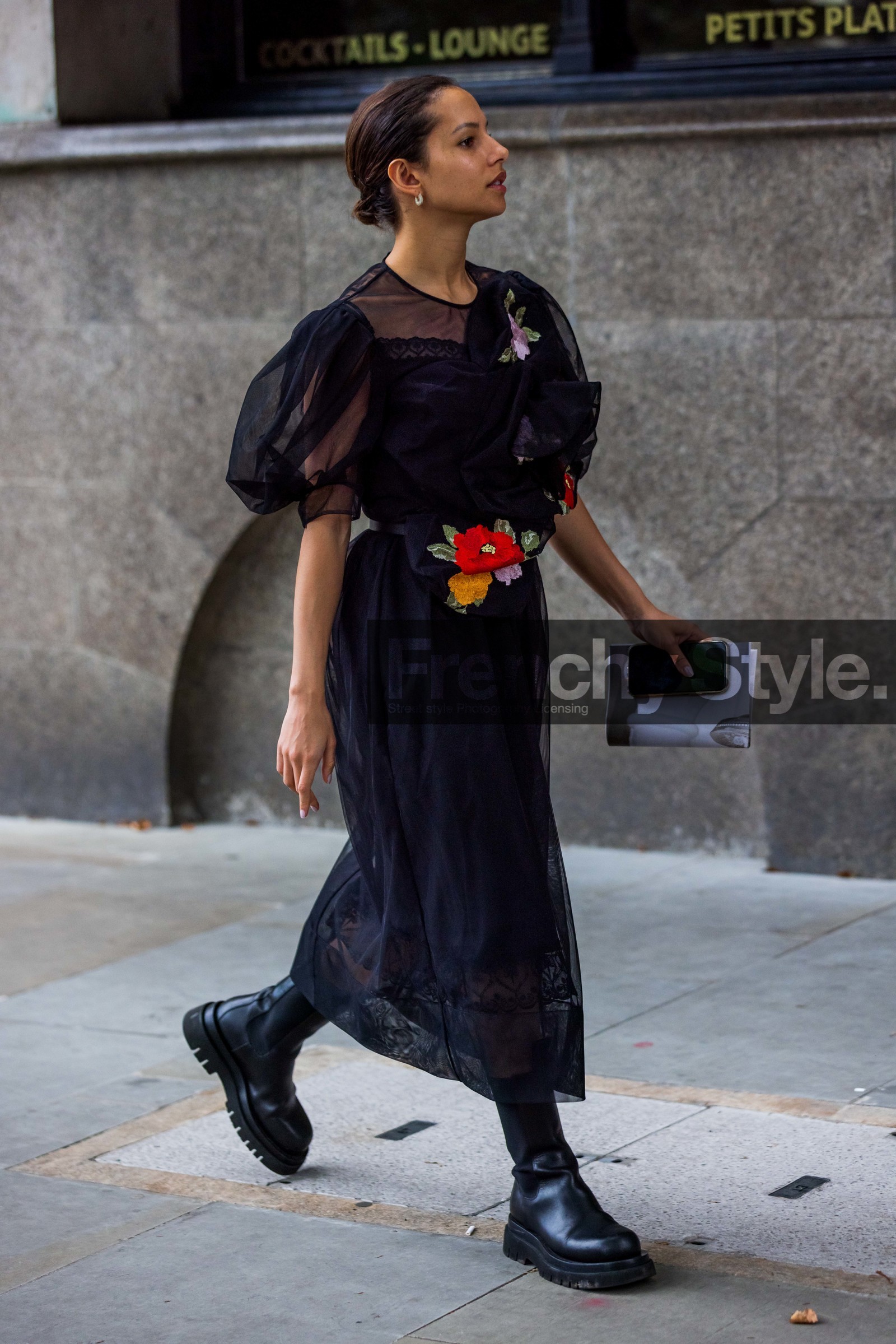 black, midi dress, bottines, boots, flower dress, flower print, flowered dress, flowers, print, simone rocha, fashion week, frenchystyle, FW, jonathan paciullo, street style, SS 22, SPRING SUMMER 2022, LFW, LONDON, vertical, full length