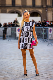 bag, bicolor dress, black and white, black dress, black heels, black pumps, dress, heels, leather bag, louis vuitton bag, louis vuitton look, pink bag, printed dress, pumps, short dress, white dress, Xenia Adonts, fashion week, frenchystyle, FW, jonathan paciullo, street style, PFW, PARIS, SPRING SUMMER 2022, SS 22, vertical, full length