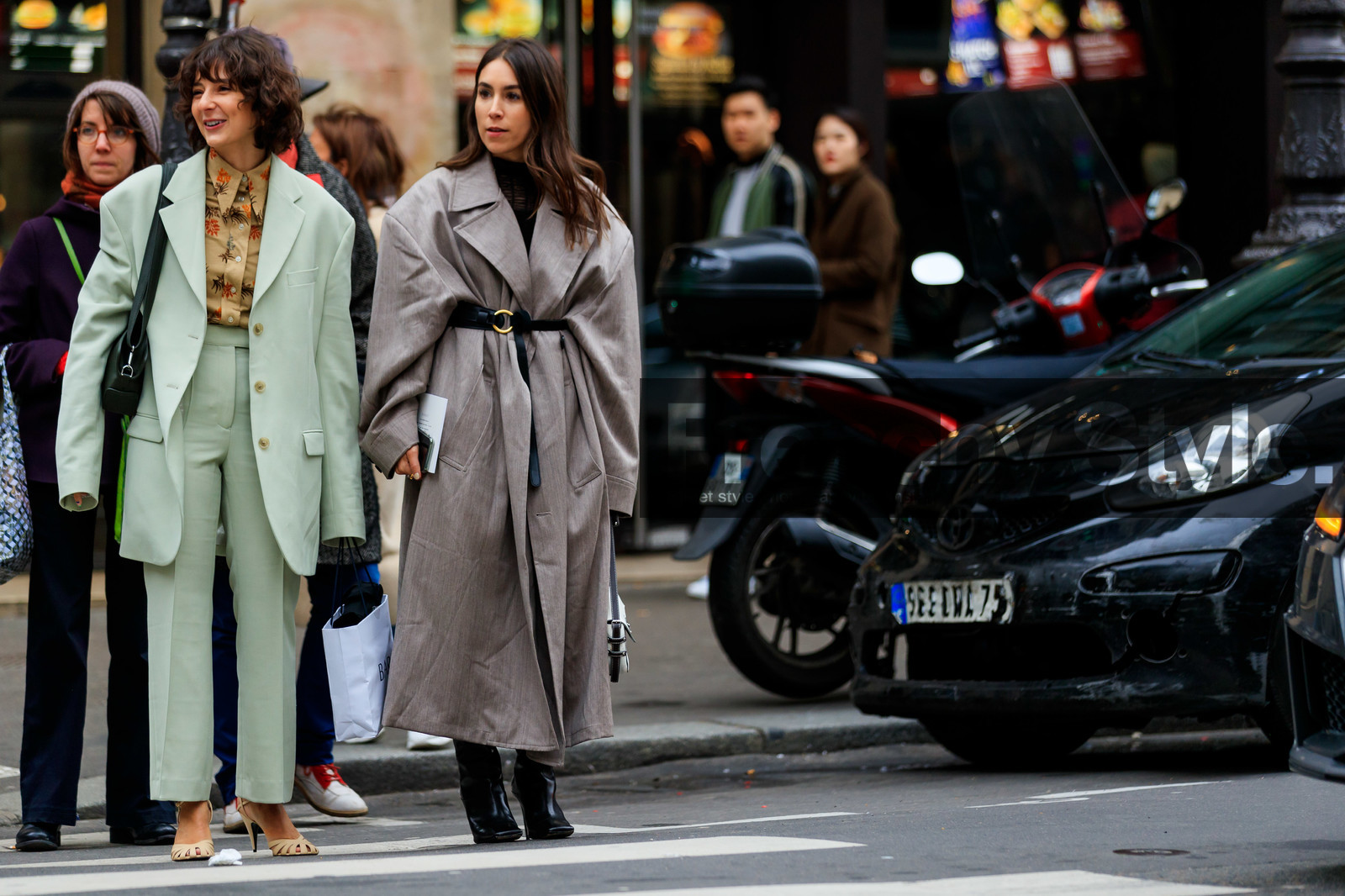 alyssa coscarelli, lauren caruso, light green jacket, light green pants, light green suit, beige suede shoes, beige shirt, floral printed shirt, oversize jacket, high heels shoes, high waist pants, light brown coat, light brown trench coat, oversize coat, oversize trench coat, belted coat, belted trench coat, black leather belt, black leather boots, fashion week, frenchystyle, FW, jonathan paciullo, street style, PFW, PARIS, AUTUMN WINTER 2020-2021, FALL WINTER 2020-2021, FW 20-21, horizontal, full length, atmosphere details